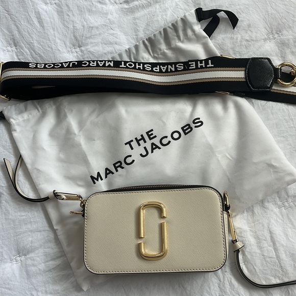 Marc Jacobs Handbags - March Jacobs The Snap Shot